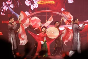 Modern Beats Meet Traditional Roots: 4 Standout Performances from the ‘Anh Trai’ Reality Show - image 6