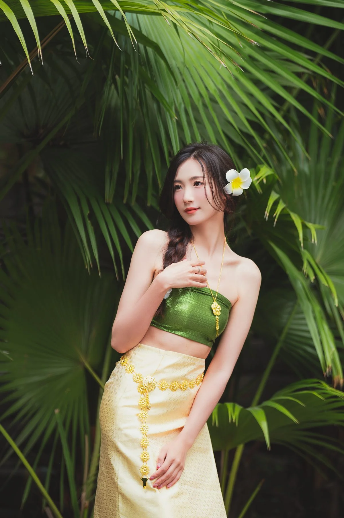 Modern Style and Grace: YiTuYu Art Language Vol.4390 Featuring Limi