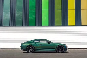 The Mystery of Spectraflair: Exploring the Unique and Iridescent Paint Finish on the Bentley Continental GT - image 10
