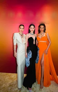 Nong Poy’s Timeless Elegance: Comparing the Iconic Thai Beauty Queen with Vietnam’s Top Visuals - image 7
