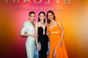 Nong Poy’s Timeless Elegance: Comparing the Iconic Thai Beauty Queen with Vietnam’s Top Visuals - image 8