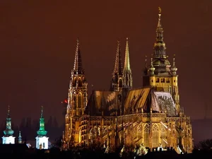 Majestic History: Exploring the World’s Largest Ancient Castle - image 97