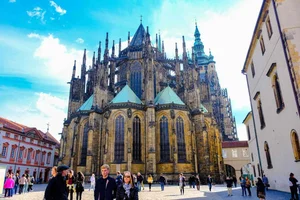 Majestic History: Exploring the World’s Largest Ancient Castle - image 60