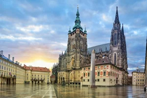 Majestic History: Exploring the World’s Largest Ancient Castle - image 135