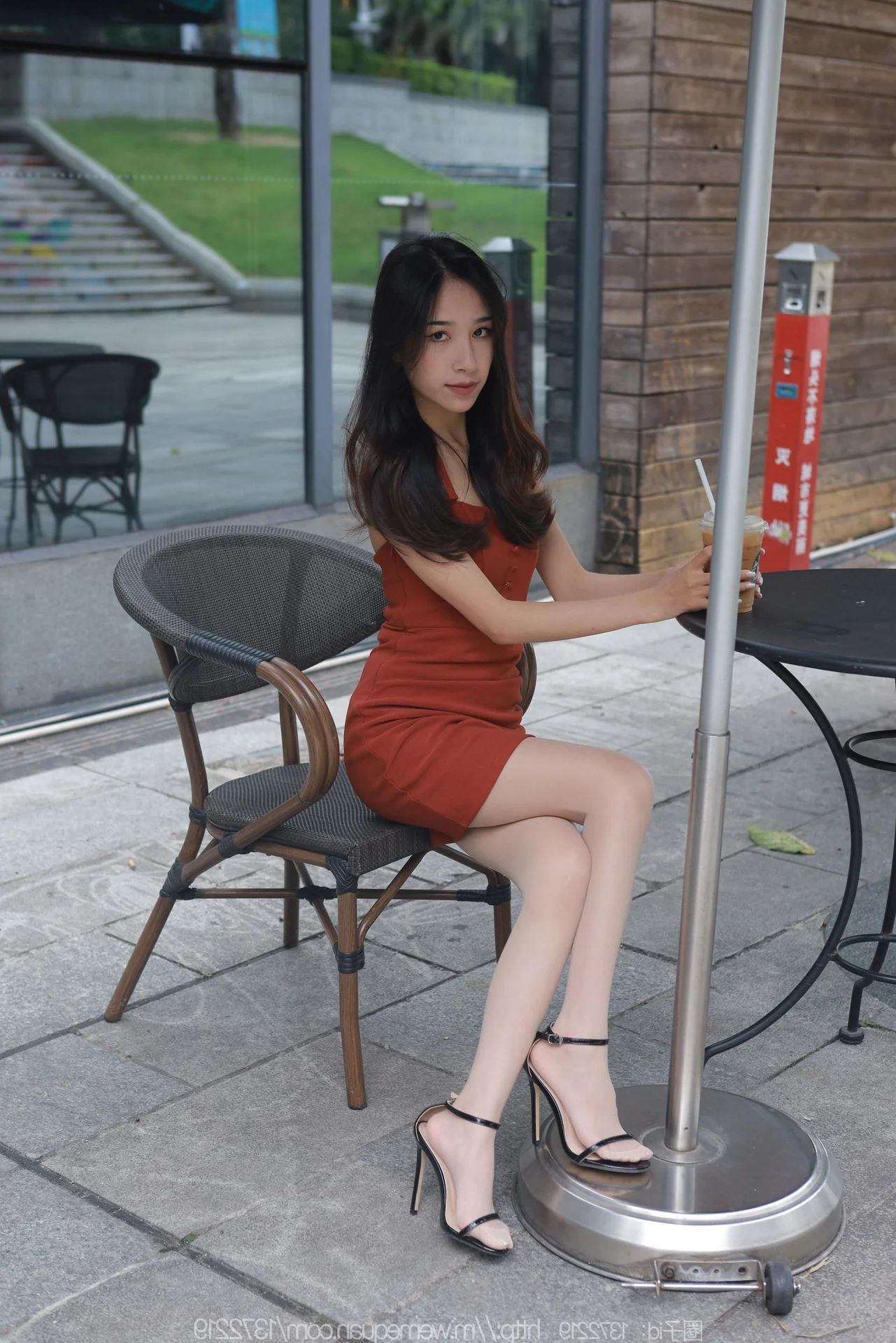 Elegant Urban Fashion: IESS Meizi Street Beauty Photo Gallery
