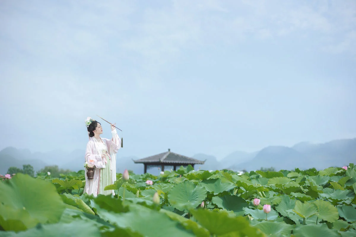 Artistic Expression in YiTuYu Art Language Vol.7380 Starring Shen Shi Si