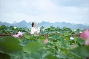 Artistic Expression in YiTuYu Art Language Vol.7380 Starring Shen Shi Si - image 20
