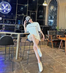 Fashion Tips from Diep Lam Anh: 4 Figure-Flattering Outfits for Every Occasion - image 4