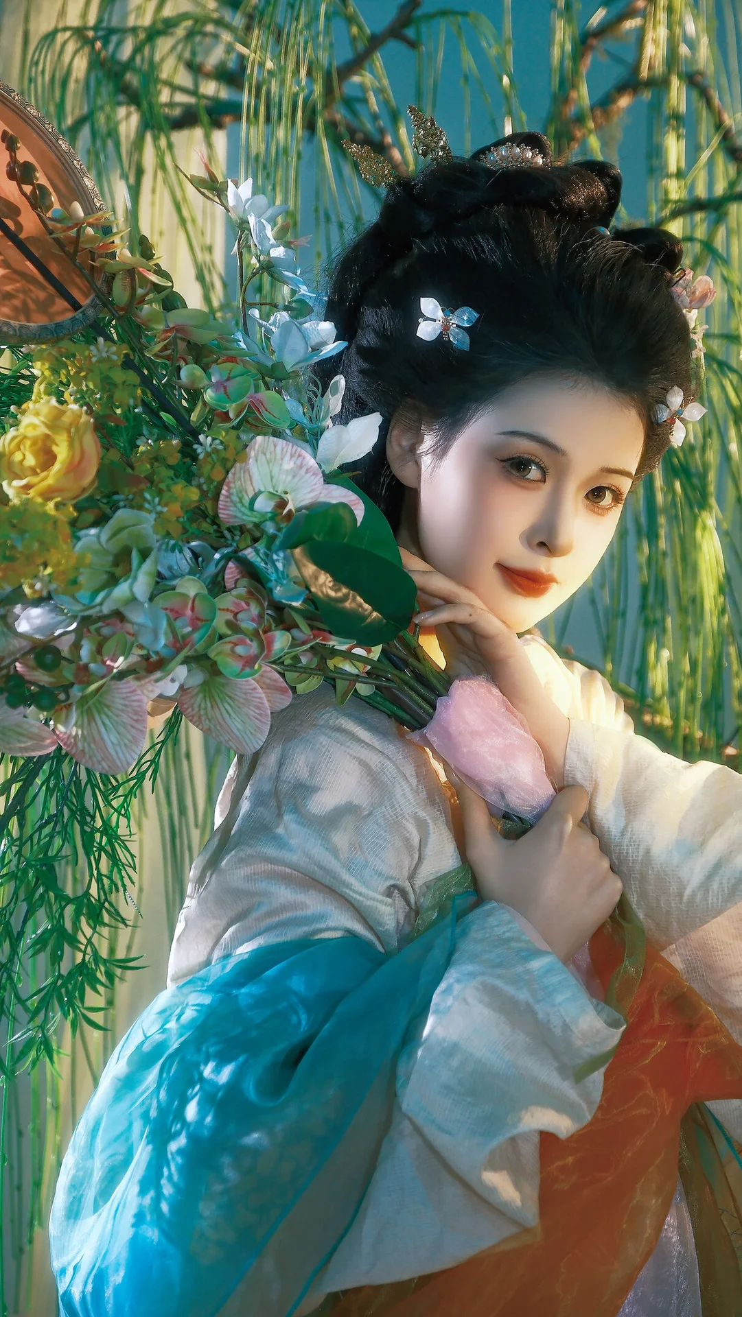 Elegant Spring Hanfu Portrait Collection: Qi Miao Wei Wei VV in YiTuYu Art Language Vol.9057 - Artistic Indoor Traditional Fashion Photography