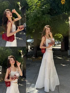 Effortless Elegance: How Sophisticated Women Style Gentle yet Captivating Outfits - image 5