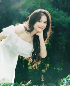 Stunning Visuals of TikTok Star Hà Môi: Exploring Her Latest Beauty Transformation and Fan Speculations - image 4