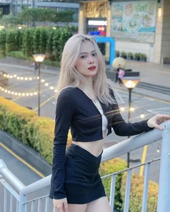 Stunning Visuals of TikTok Star Hà Môi: Exploring Her Latest Beauty Transformation and Fan Speculations - image 1