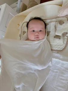 Actress Sam Shares Adorable Photos of Her Chubby Baby Daughter - image 4