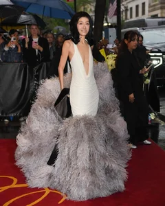 Vera Wang at 80: The Timeless Elegance of the Bridal Queen - image 5