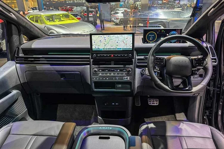 Hyundai Staria 2026: Next-Gen Smart Design and Ultra-Fast Charging Explored