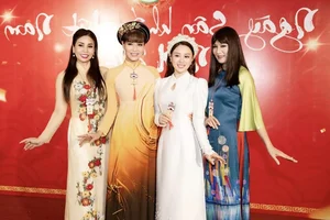 Vy Oanh Radiates Elegance at the Traditional Artists' Ancestor Anniversary Ceremony - image 0