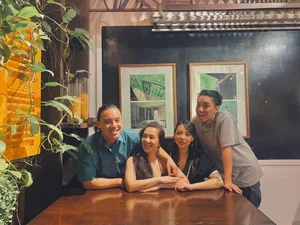 1990s Vietnamese Beauty Icons Diem Huong and Mong Van Reunite After 30 Years - image 16