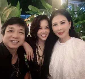 1990s Vietnamese Beauty Icons Diem Huong and Mong Van Reunite After 30 Years - image 17