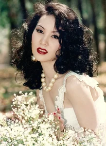 1990s Vietnamese Beauty Icons Diem Huong and Mong Van Reunite After 30 Years - image 12