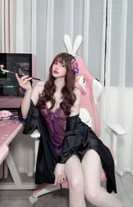 Stunning Aesthetic Selfies and Cosplay Photography by Model Lu Ba Sui - Exclusive 33P Image Collection and Video Preview - image 0
