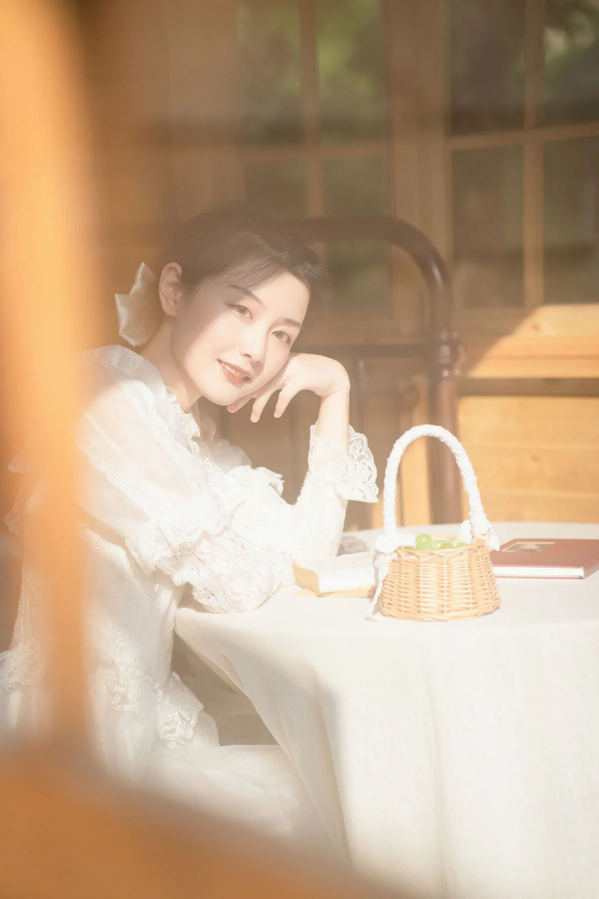 YiTuYu Art Language Vol.6490: A Sophisticated Visual Journey with Model Gao Gao