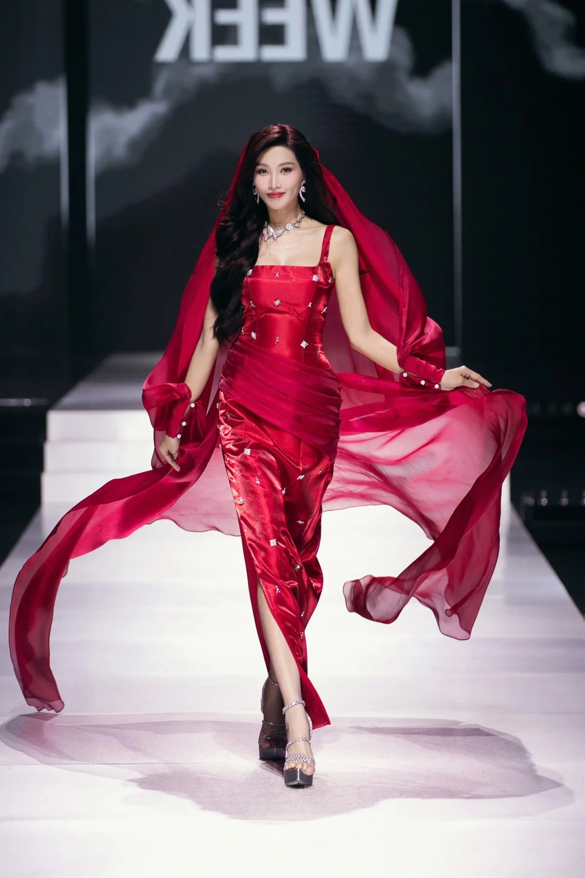 H'Hen Niê Stuns in Crystal-Embellished Gown with High Slit Detail