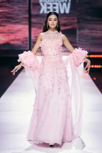 H'Hen Niê Stuns in Crystal-Embellished Gown with High Slit Detail - image 2