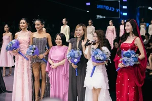H'Hen Niê Stuns in Crystal-Embellished Gown with High Slit Detail - image 1