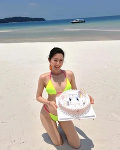 Actress Thuy Ngan Stuns in Bikini Photos for Her Special Birthday Celebration - image 0