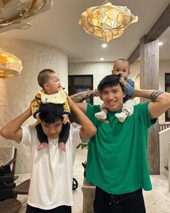 Football Stars Van Hau and Duc Chinh's Sons Go Viral Online - image 0