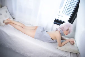 Stunning Mash Kyrielight Cosplay by Luo Li Lolisama in Iconic Backless Sweater - Fate/Grand Order Photography Collection - image 2