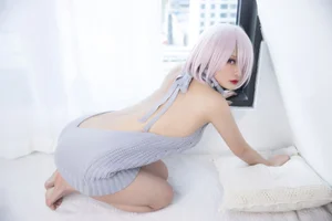 Stunning Mash Kyrielight Cosplay by Luo Li Lolisama in Iconic Backless Sweater - Fate/Grand Order Photography Collection - image 3