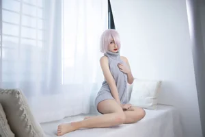 Stunning Mash Kyrielight Cosplay by Luo Li Lolisama in Iconic Backless Sweater - Fate/Grand Order Photography Collection - image 5