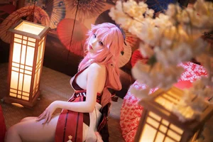 Stunning Genshin Impact Yae Miko Cosplay by Yuki Astra: 61P Photo Set - image 20