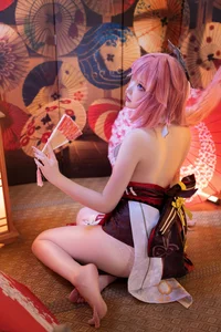 Stunning Genshin Impact Yae Miko Cosplay by Yuki Astra: 61P Photo Set - image 30