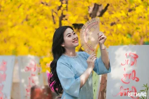 Elegant Vietnamese Ao Dai Fashion at the Ho Chi Minh City Calligraphy Street Festival - image 12