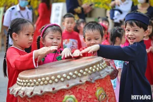 Elegant Vietnamese Ao Dai Fashion at the Ho Chi Minh City Calligraphy Street Festival - image 10