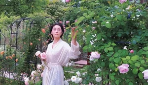 Zhang Xinyu’s Fairytale Garden: A Viral Sensation of Organic Living and Floral Beauty - image 3