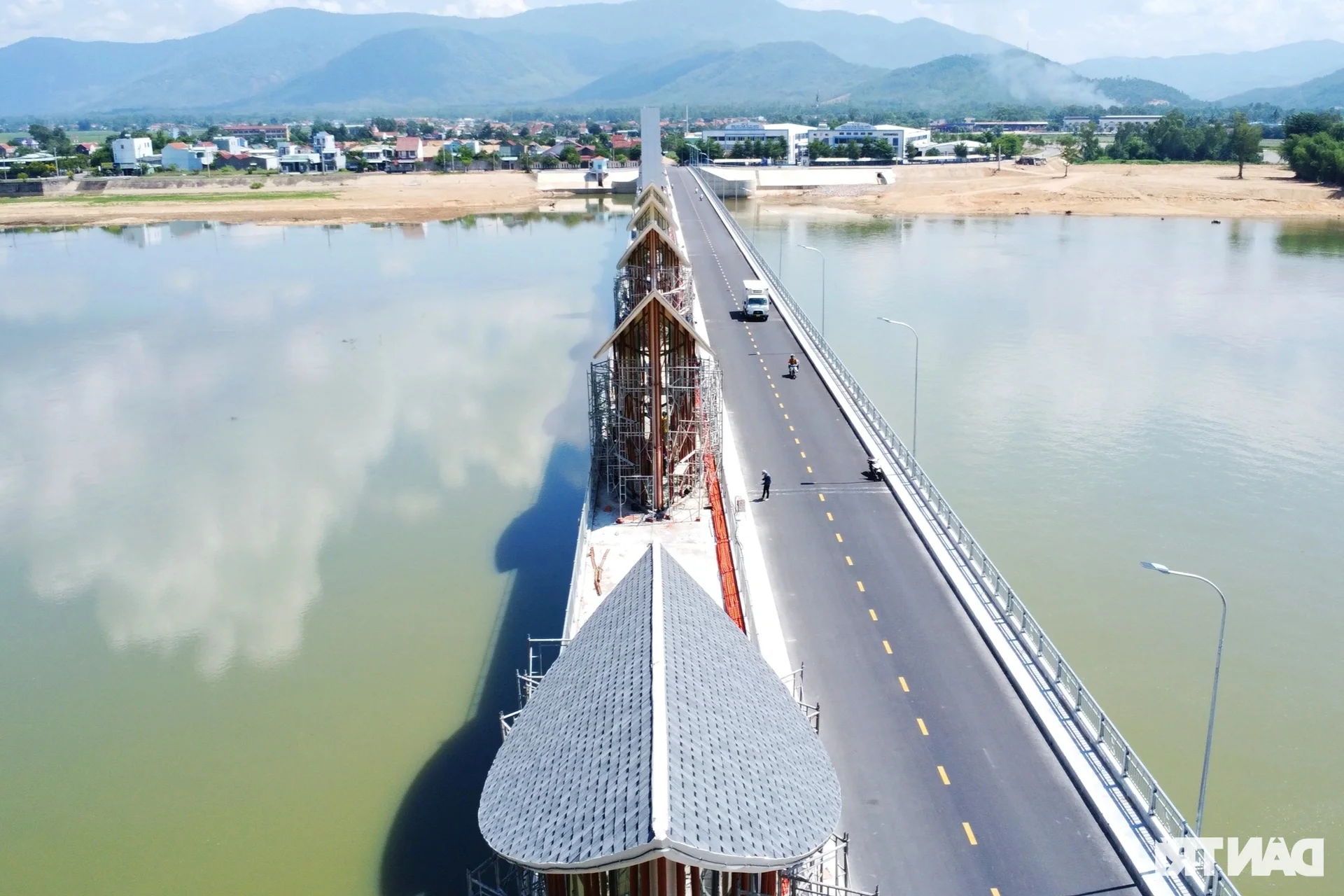Iconic Falling Leaves Architecture: The Multi-Million Dollar Dam Project Redefining Landscapes