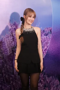 Dong Nhi and Noo Phuoc Thinh Spark Nostalgia at 15-Year Anniversary Event - image 4