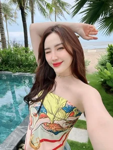 Singer Bao Thy Radiates Beauty Despite Post-Tet Weight Gain and Shares Her Strict Fitness Secrets - image 1