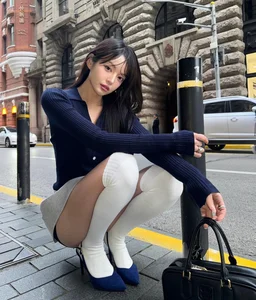 Korean Lingerie Model Captivates Global Fans with Iconic Style - image 2
