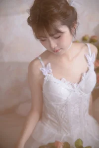 YiTuYu Art Language Vol.5701 Exclusive Portrait Series Featuring Yue Yue - image 2
