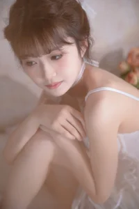 YiTuYu Art Language Vol.5701 Exclusive Portrait Series Featuring Yue Yue - image 0