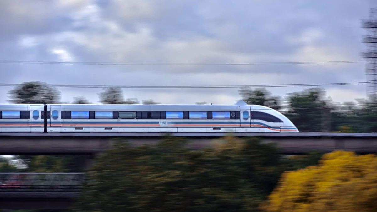 China Tests 650 km/h High-Speed Train, Leaving the World Astonished
