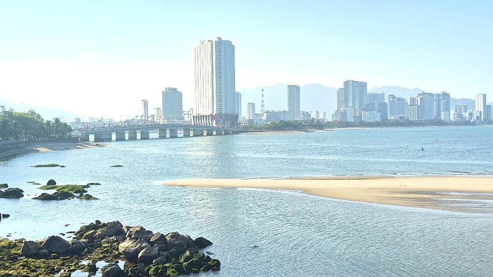 The Magical White Sand Island Emerging in the Heart of Nha Trang Bay