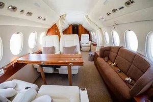 Inside Taylor Swift's $40 Million Dassault Falcon 900 Private Jet - image 9