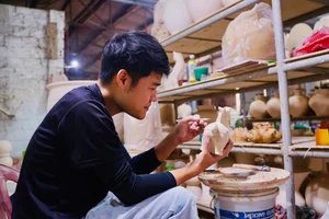 Exquisite Handcrafted Bat Trang Ceramic Horse Statues: Unique Vietnamese Zodiac Art for the Year of the Horse 2026 - image 3