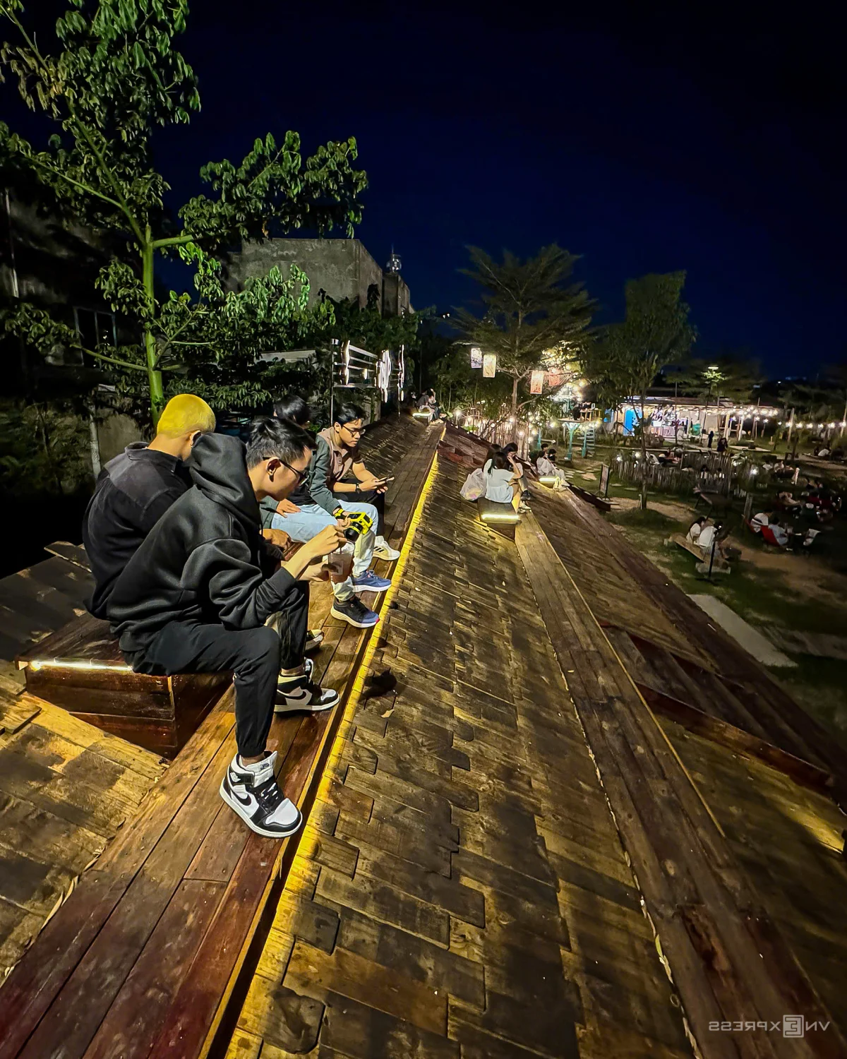 The Rooftop Coffee Revolution: Unique Cafe Experiences Where You Can Sip Coffee Above the Skyline
