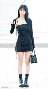 11 Stylish Outfit Ideas for Layered Hair This Tet 2024 - image 6